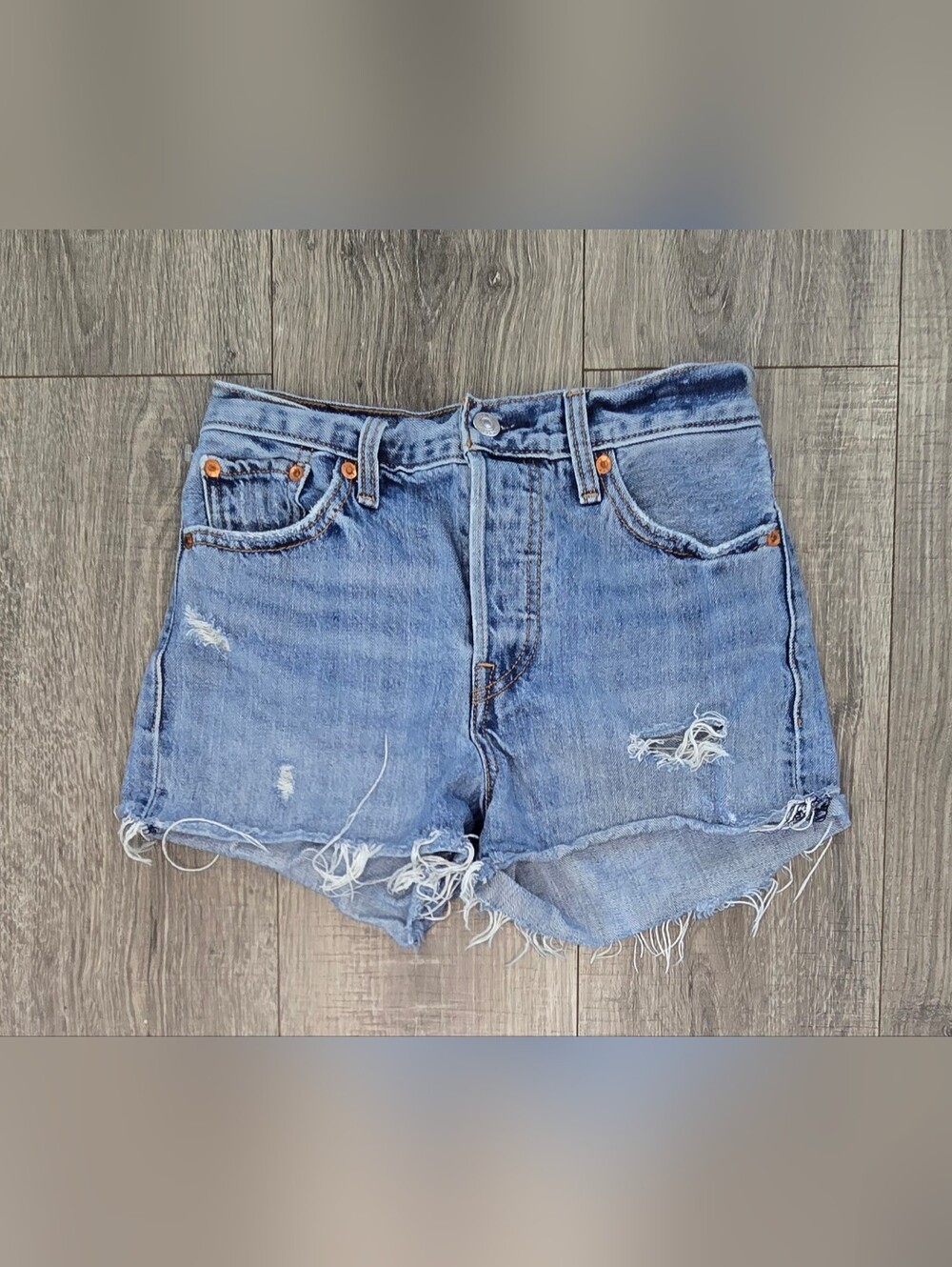 Levi’s Wedgie Short
Levi’s Wedgie Short Womens 26 High Rise Button Fly #455